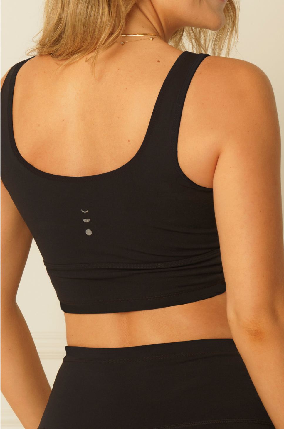 Brassiere Lisse en noir pour compression, réduisent les gonflements et la fatigue, et apportent plus d'énergie.