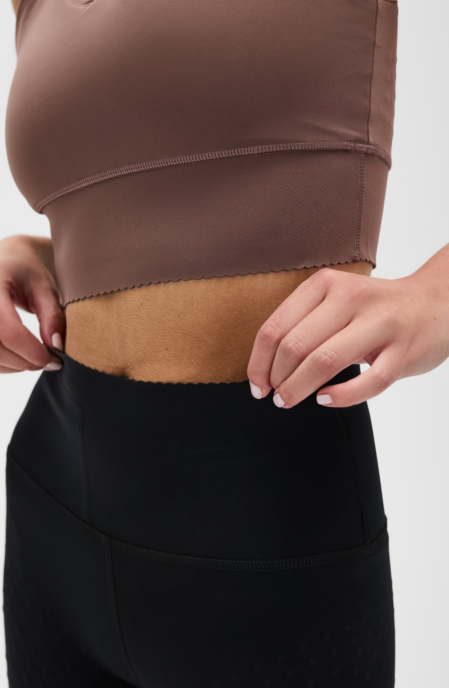 Legging noir avec bande verte et bordure jaune. | Vecteur Premium Legging noir avec bande verte et bordure jaune. | Vecteur Premium