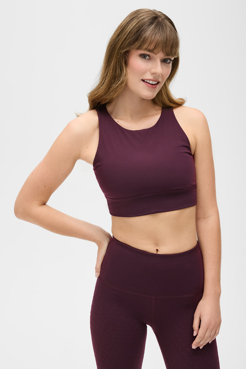 Mannequin portant la brassière The Original en marron java avec des MicroPerles et un tissu de compression certifié Oeko-Tex pour améliorer la circulation, favoriser le drainage lymphatique et soulager la douleur.